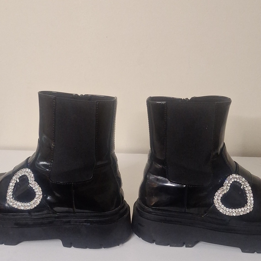 Zara Chunky Lug Sole Rhinestone Heart Buckle Chelsea Boots SZ 6 - Picture 12 of 13
